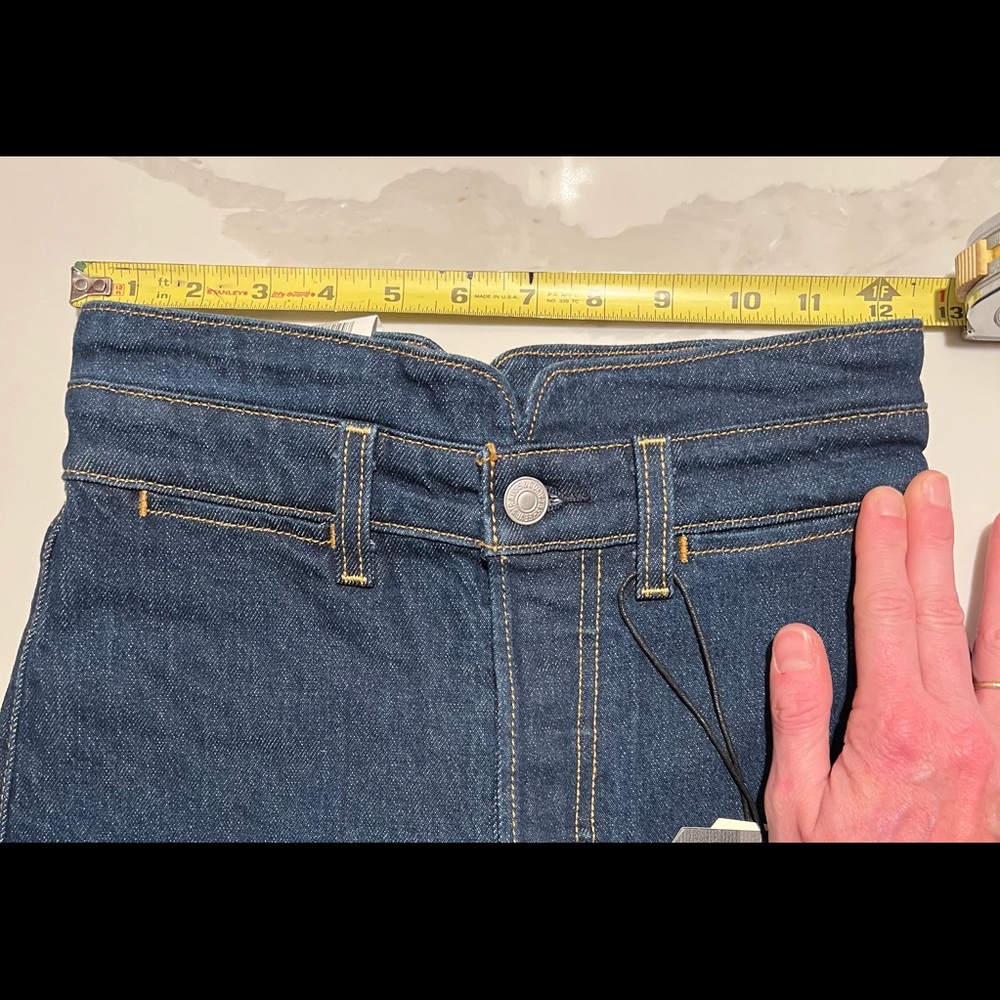 Levi’s Premium Ribcage Ankle Straight - Picture 8 of 9